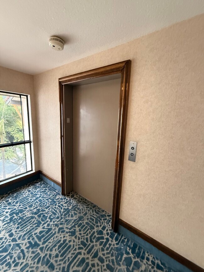 8601 Falmouth Ave unit Falmouth, Playa Del Rey, CA 90293 - photo 5