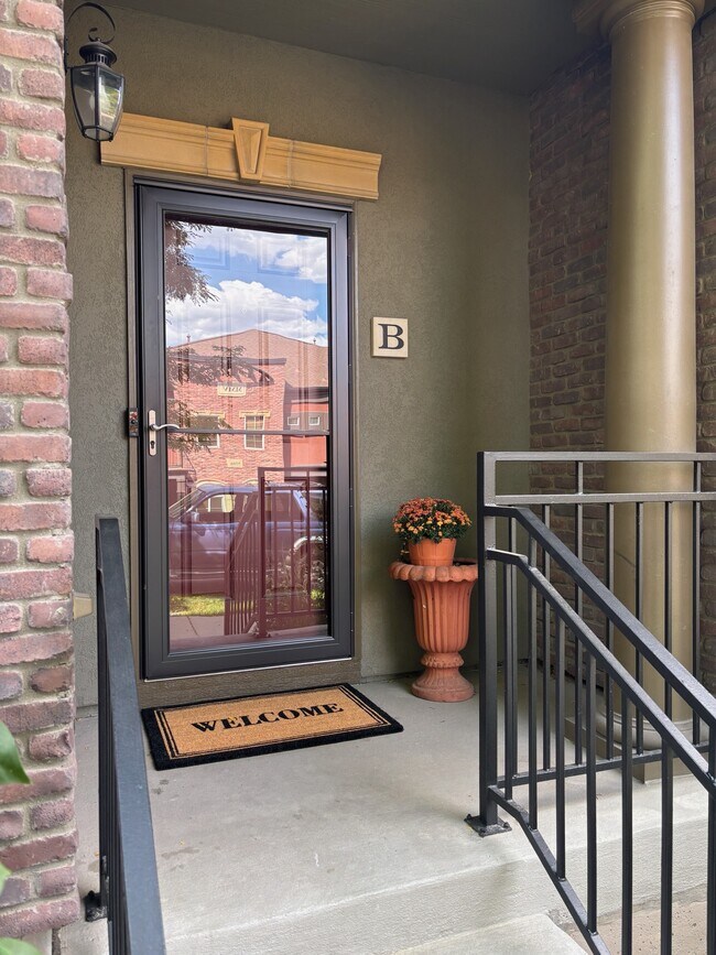 9509 Cedarhurst Ln Unit B, Highlands Ranch, CO 80129