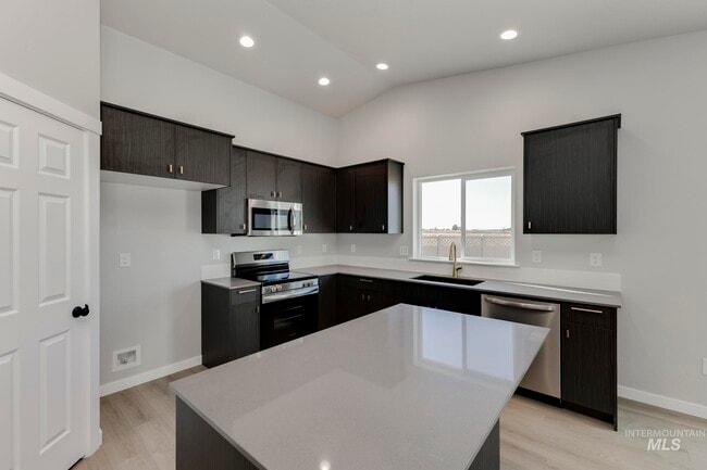 3770 E Syracuse St, Nampa, ID 83686 - photo 3