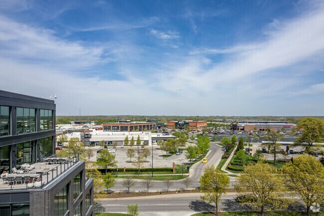 Easton Town Center is located directly off Morse Road and I-270, minutes from Walnut Creek.