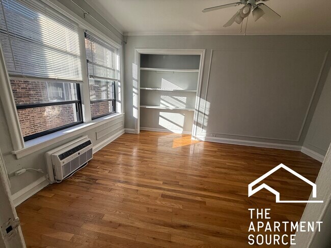 837 W Wolfram St unit 409, Chicago, IL 60657 - photo 3