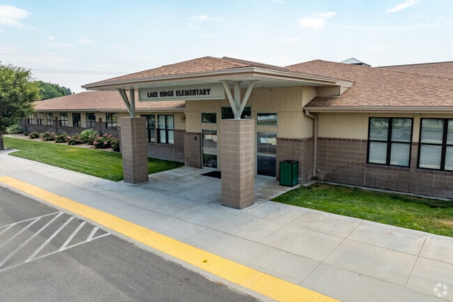 Front entrance at Lake Ridge Elementary.