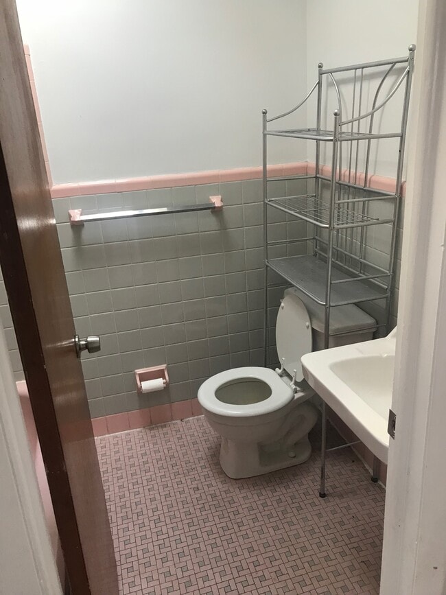 104 Chester Ave unit B, Lansdowne, PA 19050 - photo 4