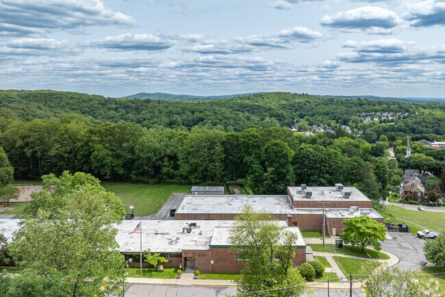 High Bridge Elementary School prepares empowers and inspires students to be lifelong learners.