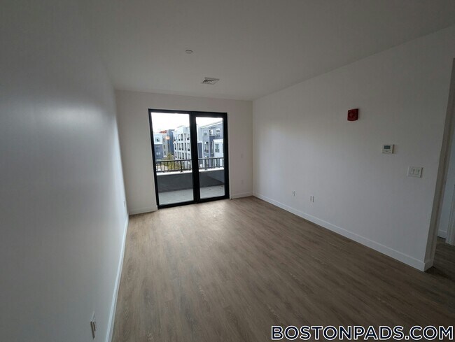 199 Gardner St unit 405, Boston, MA 02132 - photo 7