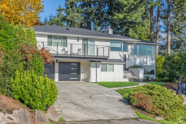 Find your next home in Briarcrest, near Lake Washington shores.