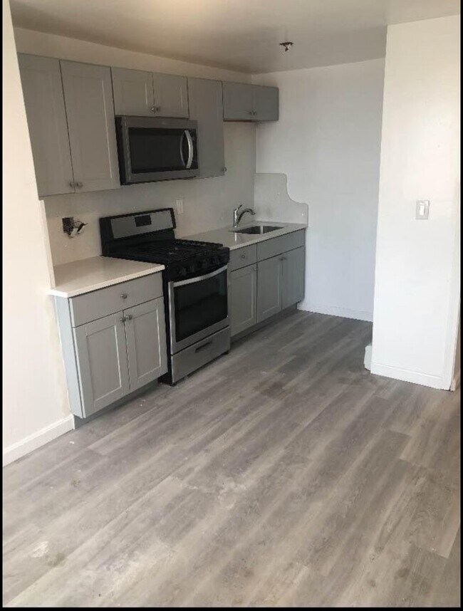 116 Falcon St Unit 2, Boston, MA 02128