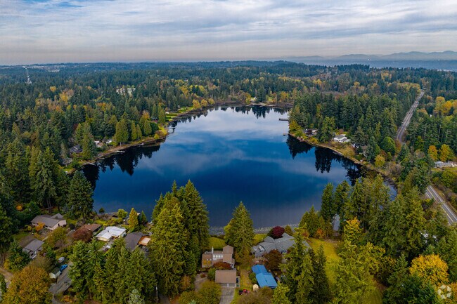 The beautiful Lake Geneva in the Lakeland South neighborhood.
