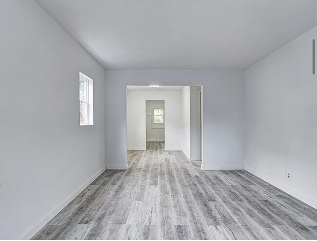 734 N Arnolda Ave, Indianapolis, IN 46222 - photo 5