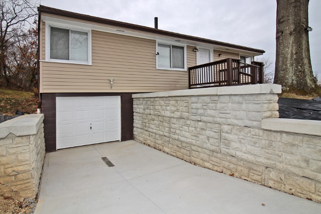 322 Hays Rd, Pittsburgh, PA 15241 - photo 2