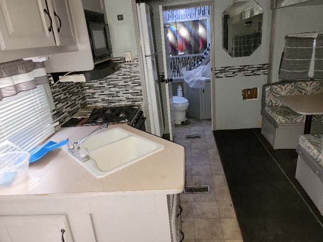 446 Co Rd 90b, Gonzales, TX 78629 - photo 3