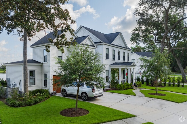 Rifle Range has stunning craftsman style homes in Mount Pleasant.