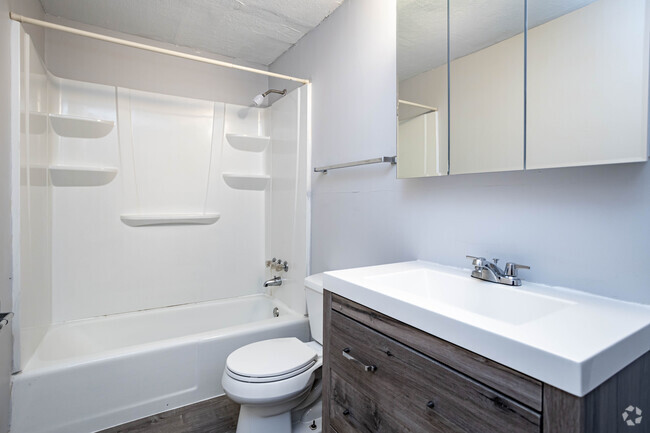 1BR,1BA - 700 SF