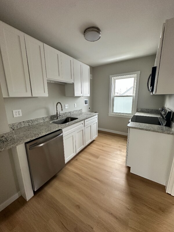 84 Exeter Ave unit 2, Manchester, NH 03103 - photo 2