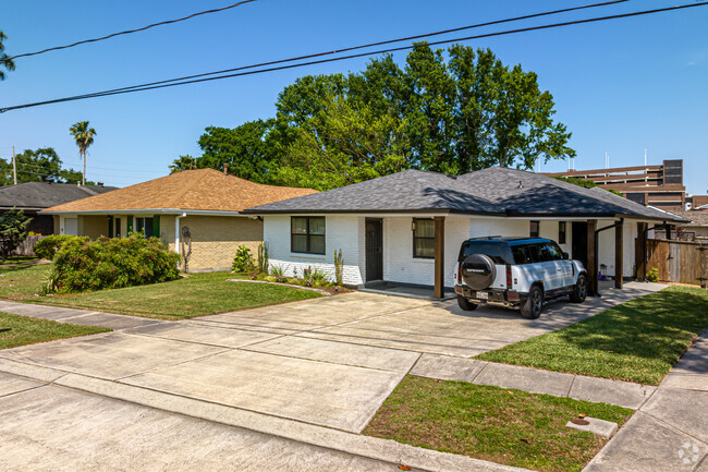 Ranch style homes are popular in Pontchartrain Gardens.