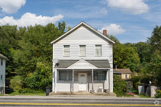 The center of Muse has historic homes dating back to an earlier time.