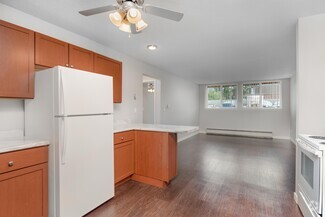 479 Skillman Ave E, Maplewood, MN 55117