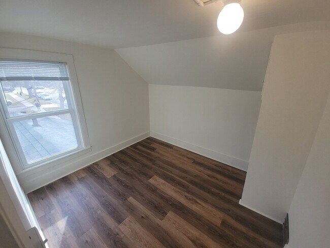 247 Chippewa St, Eau Claire, WI 54703 - photo 5