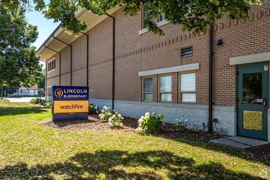 Lincoln Elementary School is a public school for grades PK-5th in Green Bay, WI.