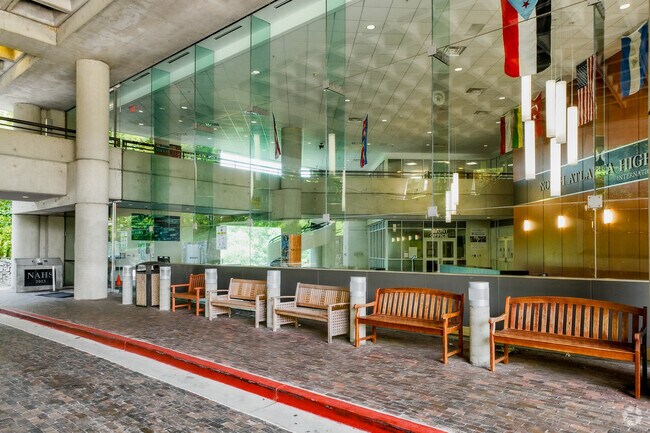 North Atlanta High School offers students an International Baccalaureate (IB) curriculum.