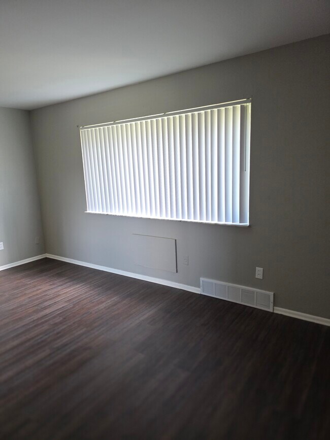 5421 Bermuda Dr unit A.  1st  Flr., Saint Louis, MO 63121 - photo 5