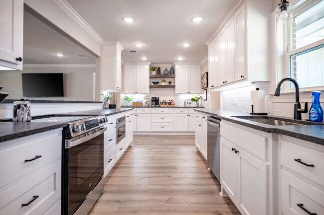 214 Helena St unit ID1071607P, Bryan, TX 77801 - photo 5