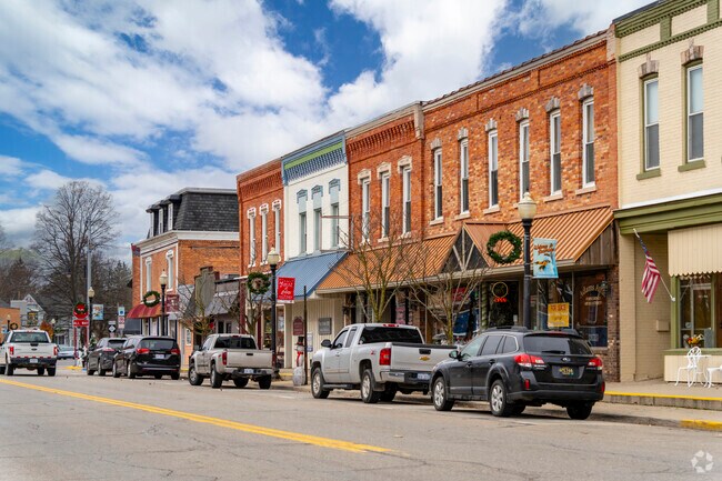 Find hidden gems inside many shops in Stockbrigde.