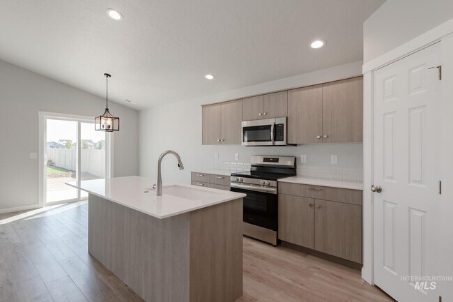 312 N Meadowsweet Ave, Kuna, ID 83634 - photo 5