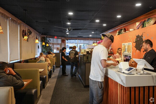 Da Nang Tourane, Country Hills' slice of Vietnamese flavor.