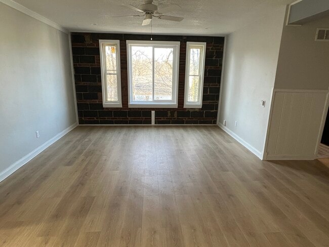 404 Linden Cir unit 3, Huntington, WV 25705 - photo 4