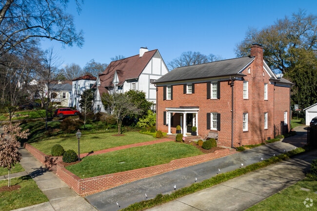 Colonial style homes can be found throughout Myers Park.
