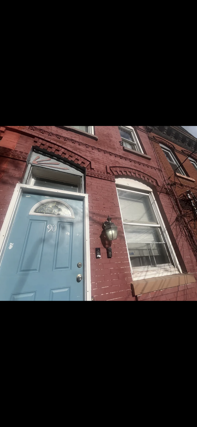 90 Prescott St Unit 2, Jersey City, NJ 07304