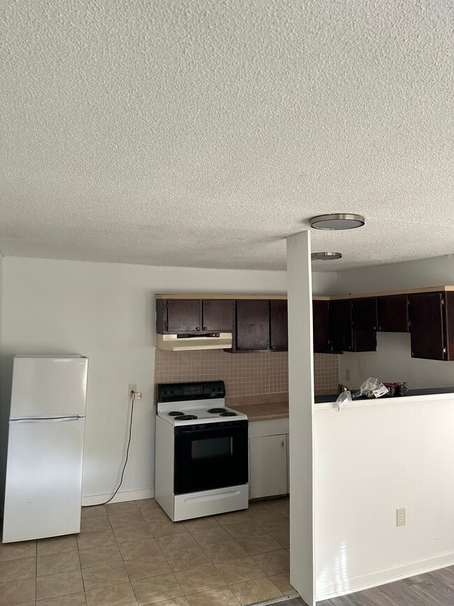 1156 Wilson St unit 1156 Wilson St, Orangeburg, SC 29115 - photo 3