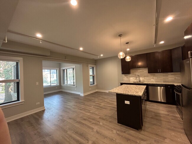 1000 Crain St unit 1000-2, Evanston, IL 60202 - photo 4