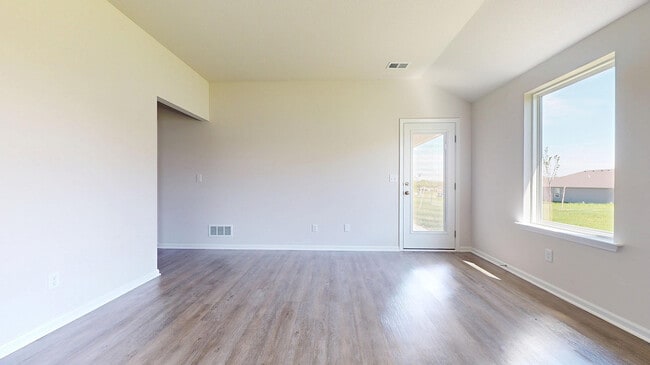 541 W Bluebird St, Gardner, KS 66030 - photo 5