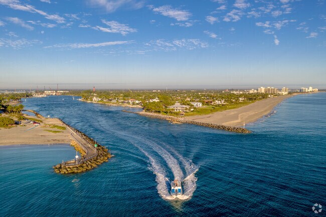 The Juno Beach Inlet provides boaters with direct access to the Atlantic Ocean.