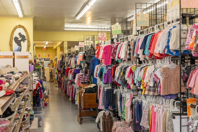 Baby & Me Boutique is a great secondhand store for kids in Freetown-Port Rico.