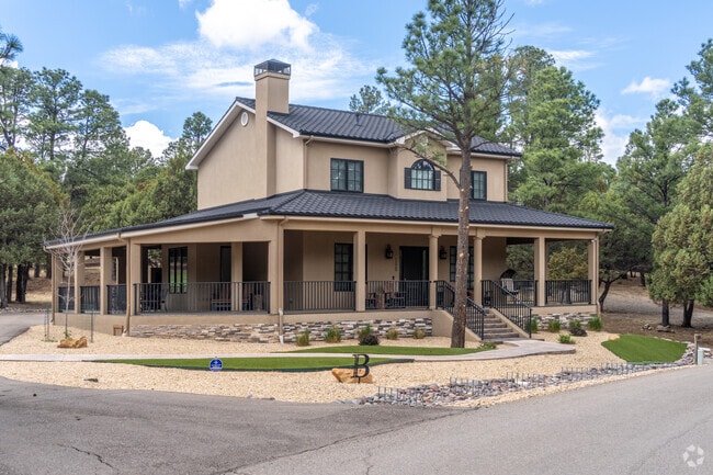 Alto showcases stunning modern farmhouse homes, each combining classic elements with up-to-date finishes.