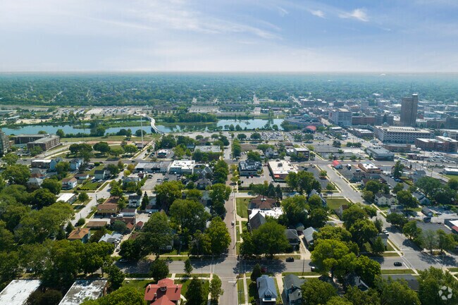 Downtown Aurora is a sprawling scenic village along the Fox River close to Near West Galena.
