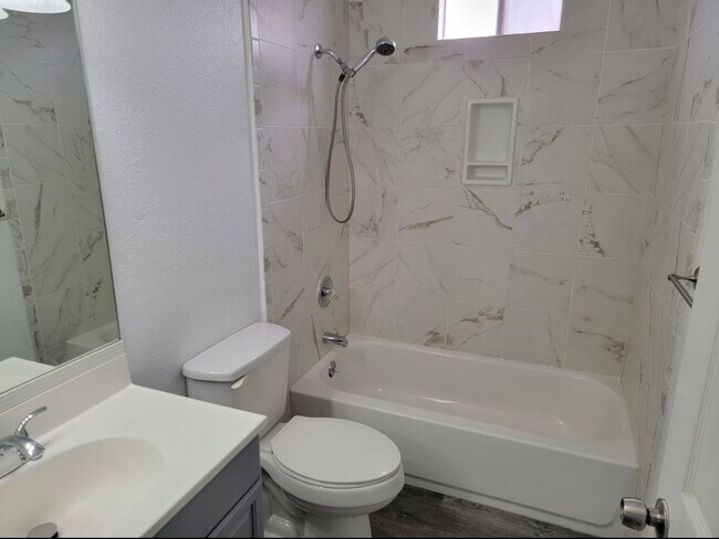 2140 Riviera Blvd unit 4, Bullhead City, AZ 86442 - photo 5