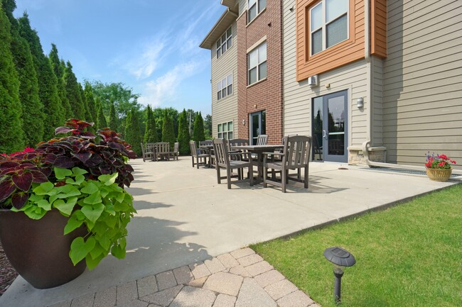 The Woodlands Apartments - W135n7255-N7249 Lund Cir, Menomonee Falls ...