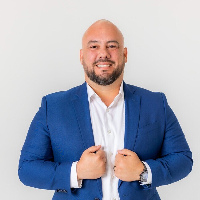 Agent Photo