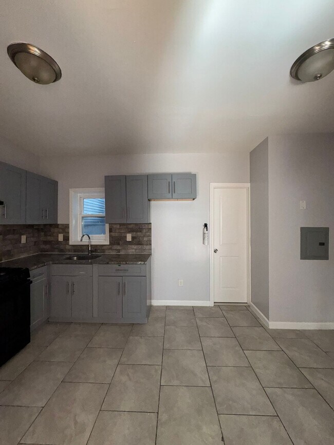 124 Virginia Ave Unit 1F, Jersey City, NJ 07304