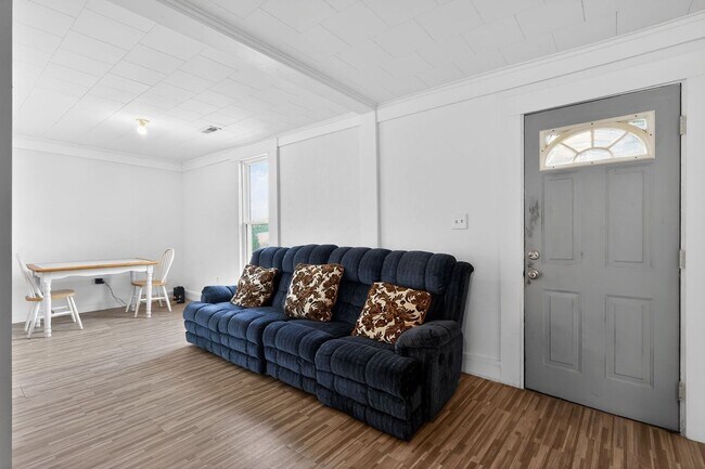 992 N Maple St, Corydon, IN 47112 - photo 5