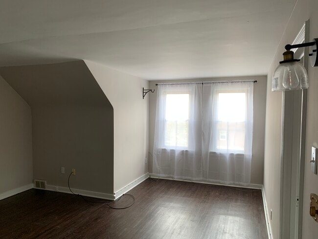 804 Bauman Ave unit B, Baden, PA 15005 - photo 3