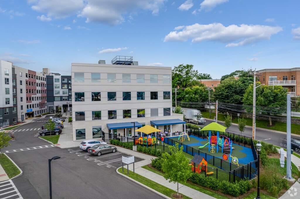 Fusion Academy Fairfield is conveniently located on Commerce Drive in Fairfield.