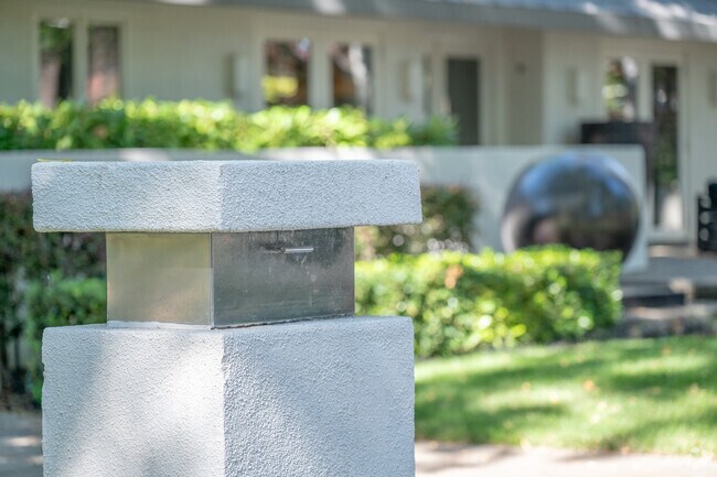 Many of the homes in Woodside have unique features.