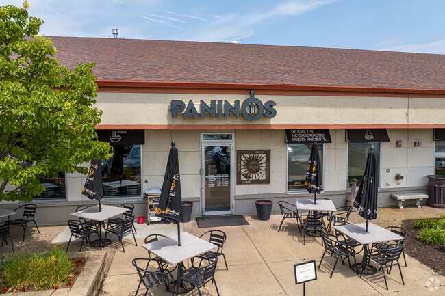 Patio seating is available at Panino's in North Oaks.