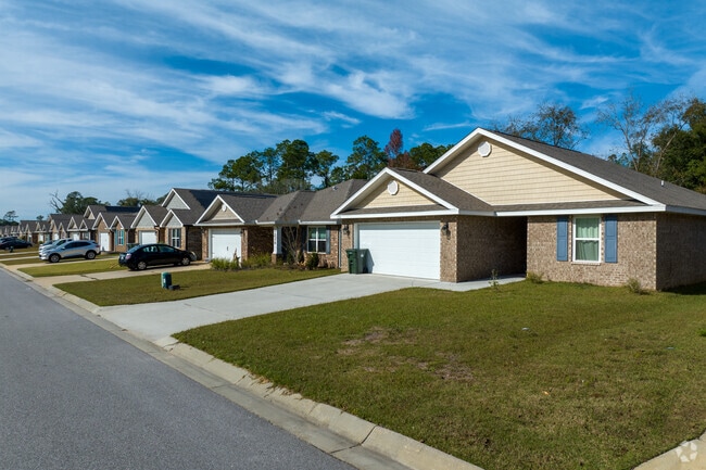 Beulah features quiet residential enclaves with Craftsman and ranch-style homes.