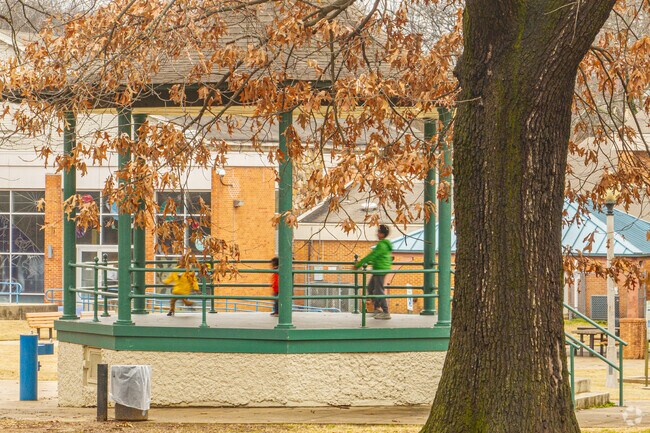 Peabody Park is also home to the Raymond Skinner Community Center.